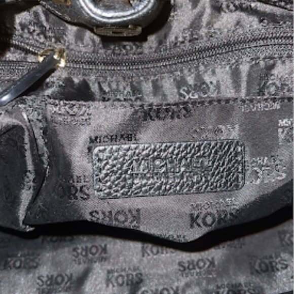 MICHAEL KORS Black Camden Hobo bag with Tassels (F) - Picture 6 of 7